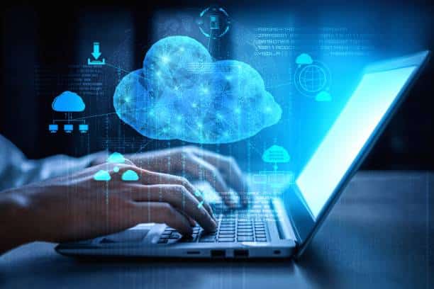 Comment les instances virtuelles transforment-elles la gestion des ressources informatiques ?