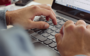 E majuscule : comment écrire correctement la lettre É sur clavier et traitement de texte