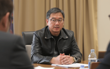 Jensen Huang sillonne l&rsquo;Europe : Nvidia renforce ses alliances, d&eacute;fend ses int&eacute;r&ecirc;ts et pr&eacute;pare de nouveaux investissements