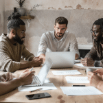 Legora, Nabla et Abridge : les strat&eacute;gies qui propulsent une nouvelle g&eacute;n&eacute;ration de startups vers l&rsquo;hypercroissance